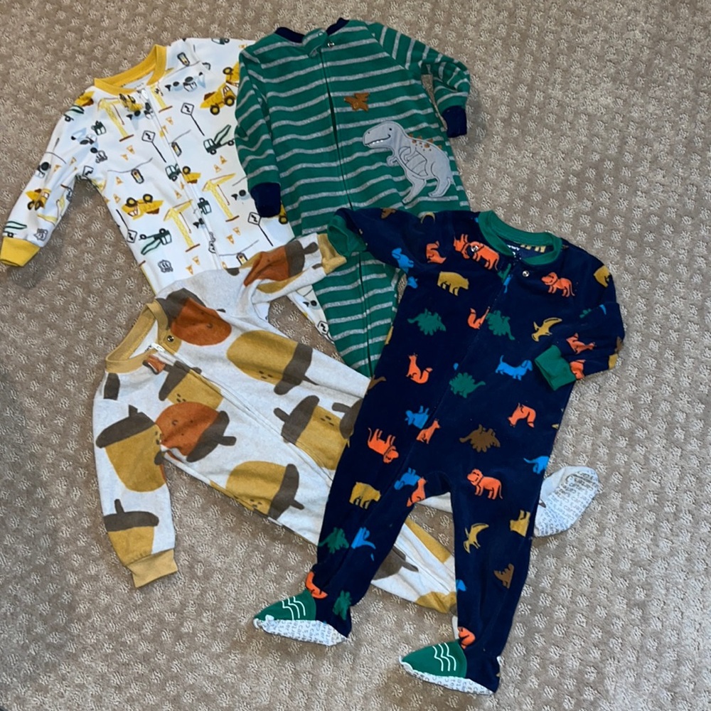 Set of 4!!!! 12m Infant Carters Zip Up Sleep to Play Footed Fleece Onesies